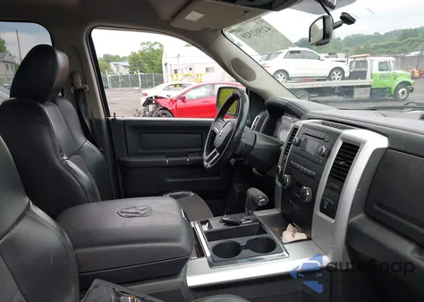 2010 Dodge Ram 1500 Slt/Sport/Trx z USA, uszkodzony, nr VIN 1D7RV1GT4AS239058